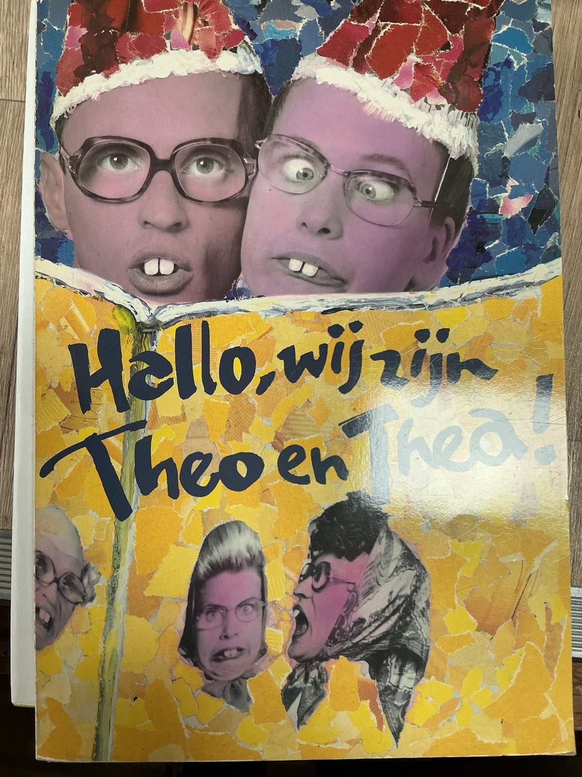 Hello, wij zijn Theo en Thea! - Boek, Ophalen of Verzenden, Gelezen, Nederland