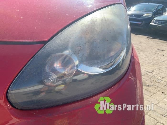 Koplamp links van een Toyota Aygo