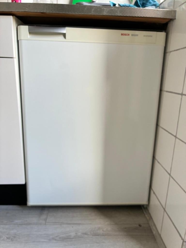 Bosch Koelkast - Compact en Betrouwbaar, Witgoed en Apparatuur, Koelkasten en IJskasten, 100 tot 150 liter, 45 tot 60 cm, Ophalen