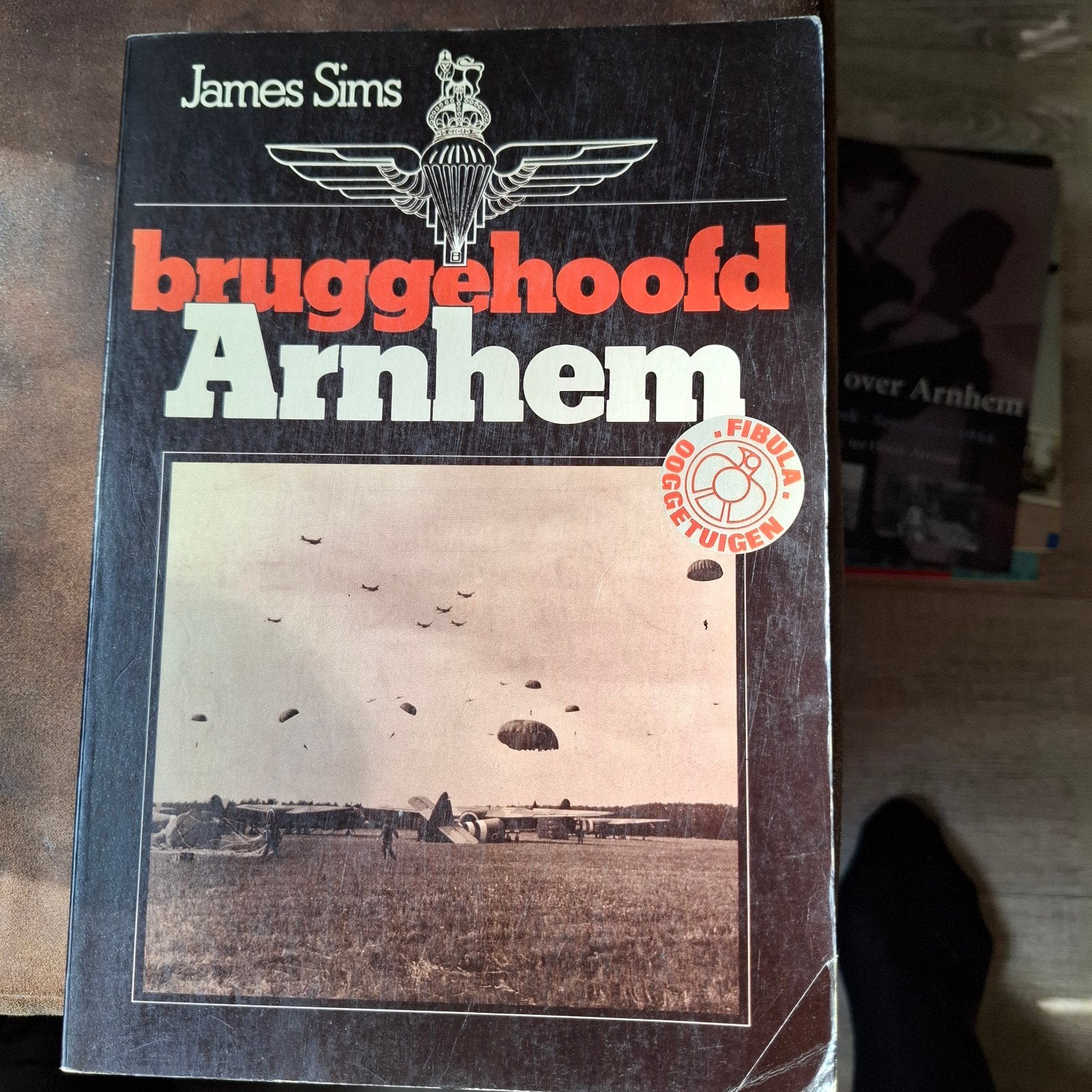 Boek: Bruggehoofd Arnhem - James Sims (Ooggetuigen), James Sims, Ophalen of Verzenden, Landmacht, Tweede Wereldoorlog