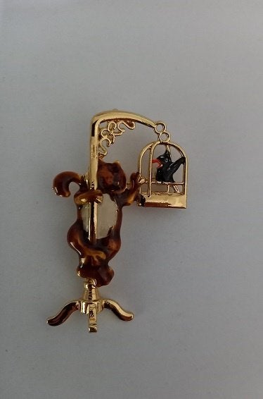 Goudkleurige broche kat bruin met vogelkooi  , Verzenden, Nieuw, Bruin, Overige materialen