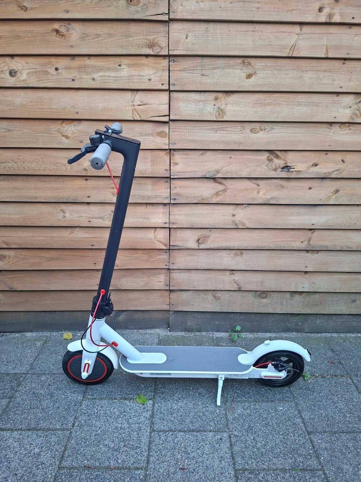 mooie elektrische step met oplader, Ophalen, Zo goed als nieuw, Elektrische step (E-scooter)
