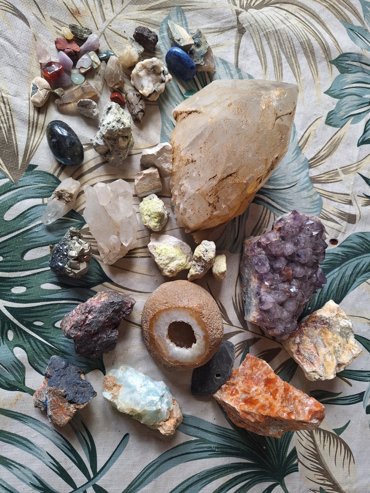 mineralen, oa.Pyriet,Amathist,Bergkristal, Ophalen of Verzenden