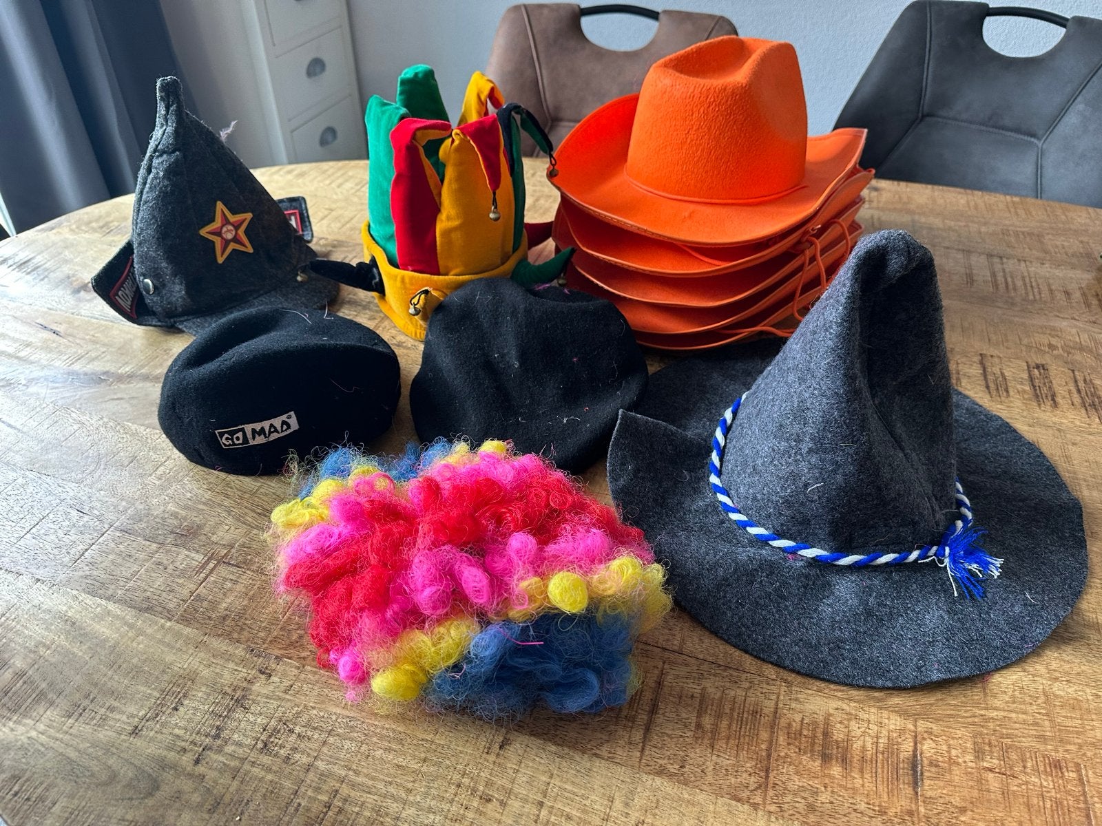 Carnavalskleding en Feestartikelen., Ophalen, Gebruikt, Feestartikel, Carnaval