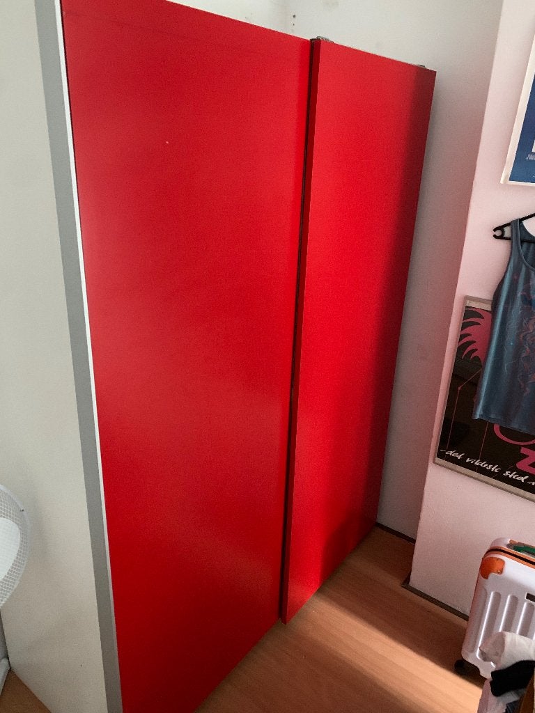 Ikea kledingkast met rode schuifdeuren, Ophalen, Met deur(en), Gebruikt, 200 cm of meer