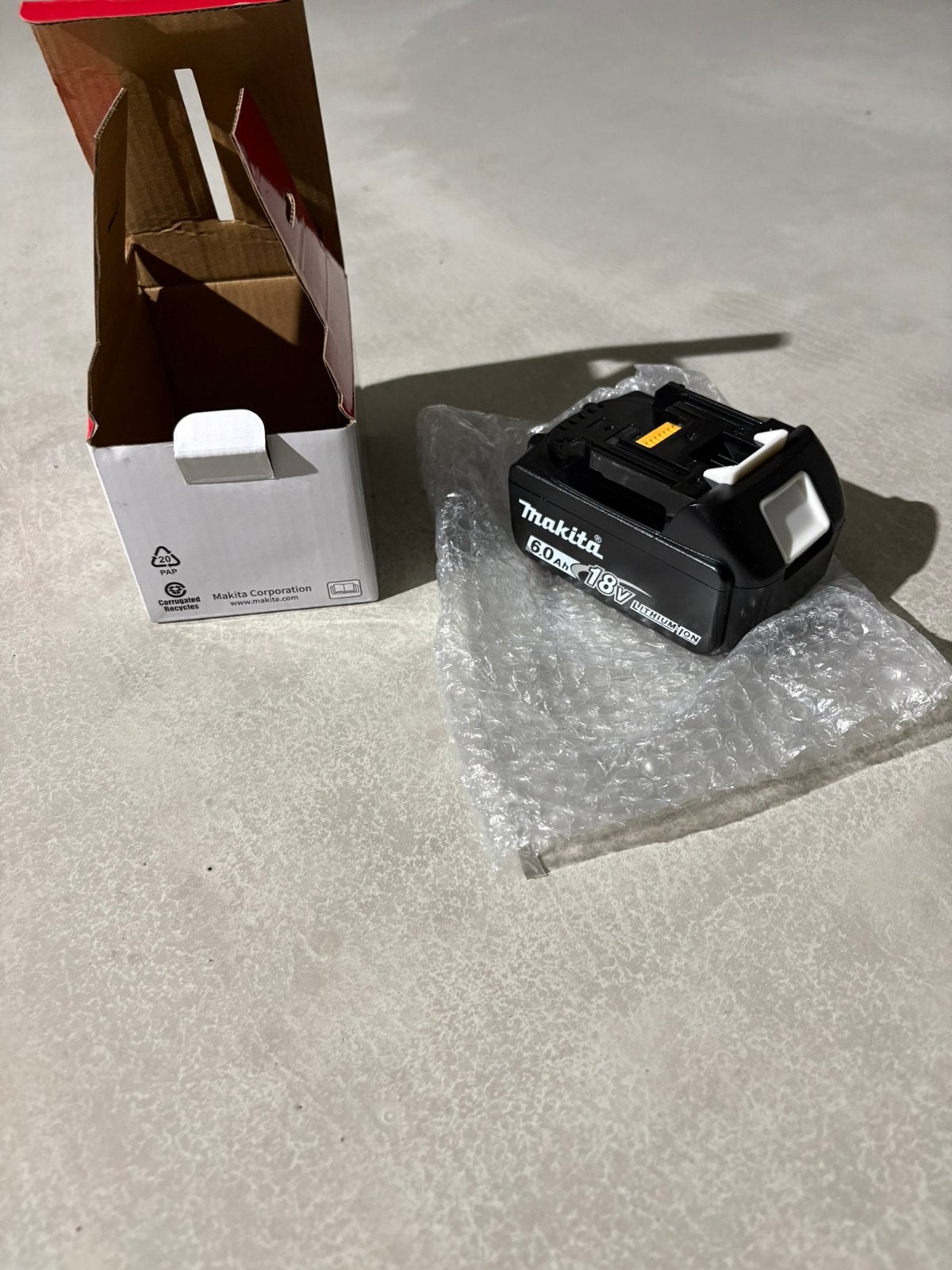 Nieuwe makita accu in doos, Ophalen of Verzenden, Nieuw