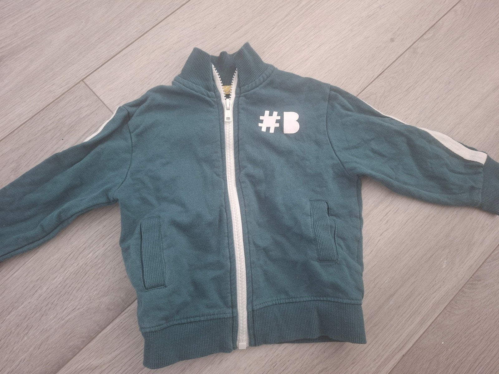 Groen vestje van Prenatal, maat 80, Kinderen en Baby's, Babykleding | Maat 80, Zo goed als nieuw, Prenatal, Jongetje, Truitje of Vestje