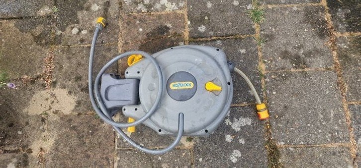 Hozelock Auto Reel muurhaspel met slang 10 m, Ophalen of Verzenden, Gebruikt, Tuinslanghaspel