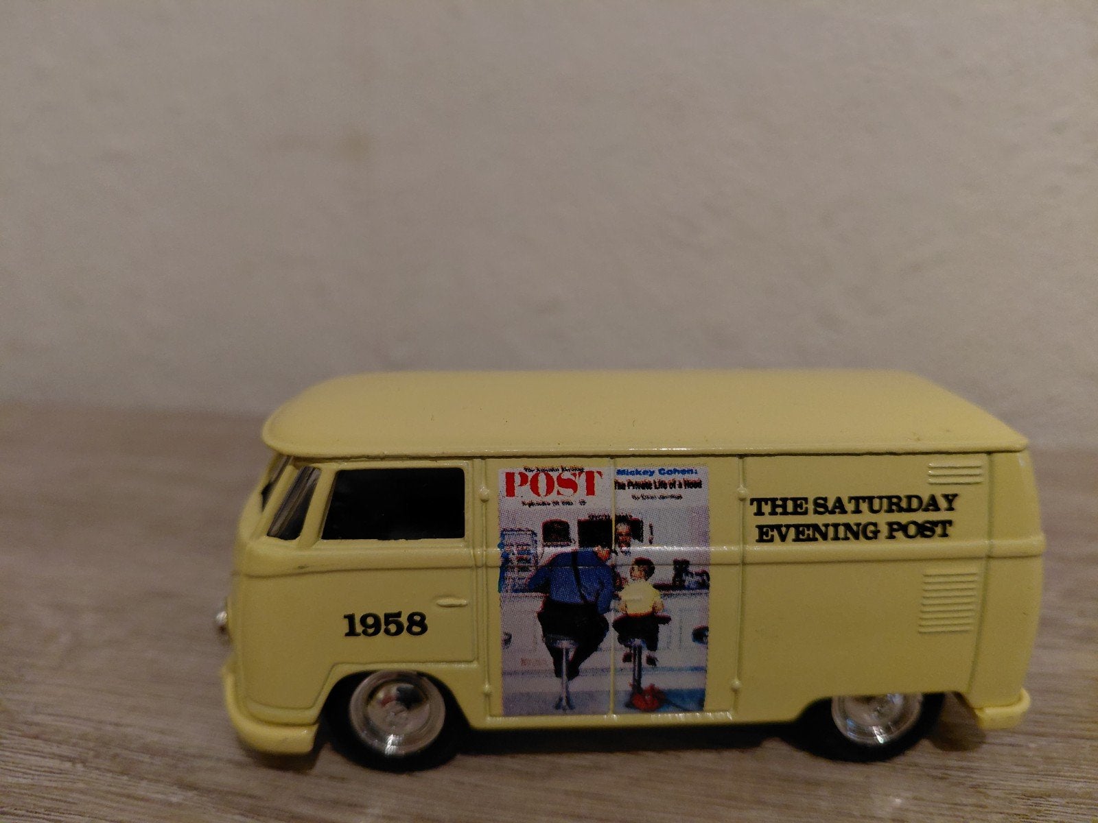 'Saturday Evening Post' Volkswagen T1, Hobby en Vrije tijd, Modelbouw | Auto's en Voertuigen, Overige merken, Auto, Verzenden