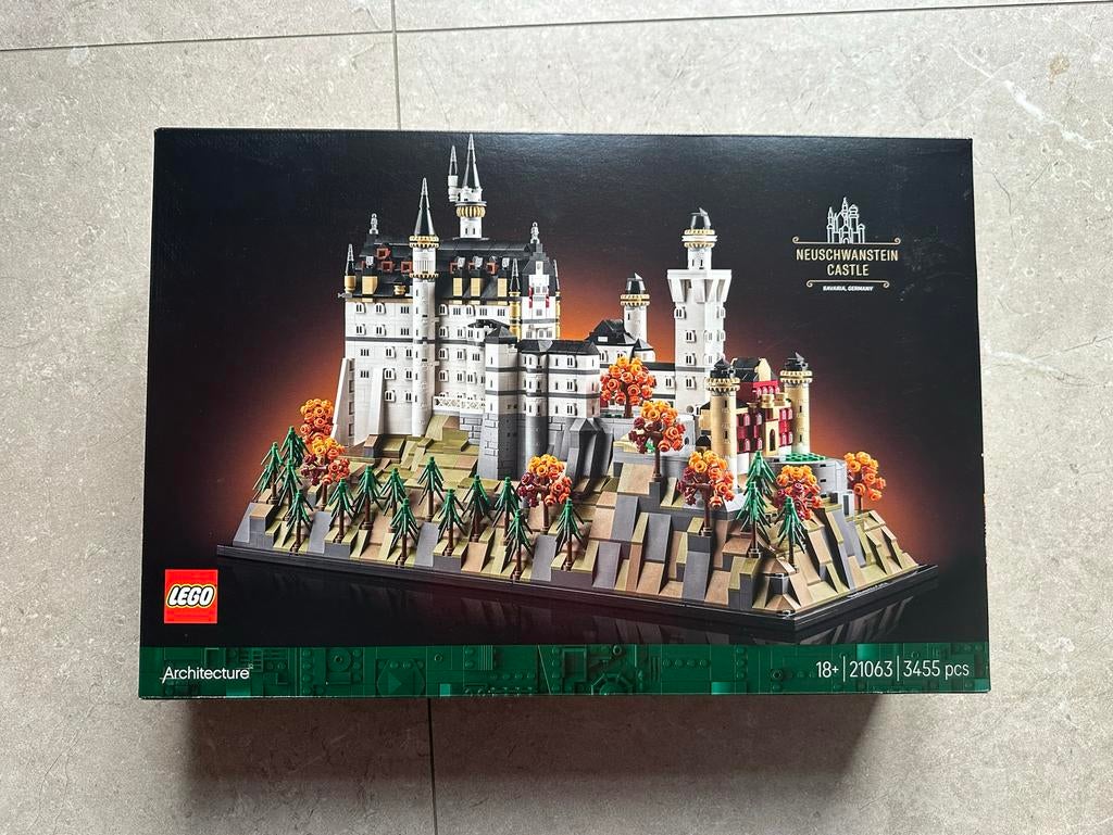 LEGO Architecture 21063 Neuschwanstein Castle, Ophalen of Verzenden, Zo goed als nieuw