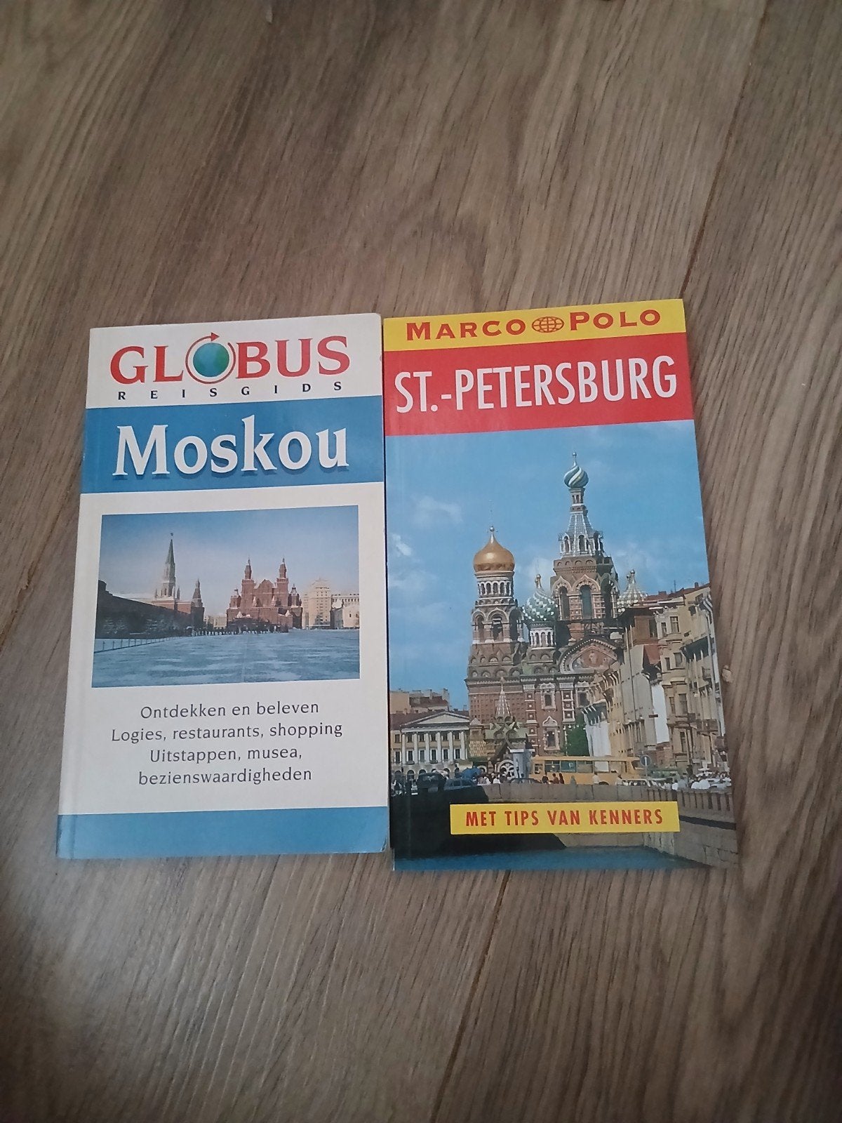 Reisgidsen Moskou en St. Petersburg (Marco Polo & Globus), Gelezen, Europa, Ophalen of Verzenden, Reisgids of -boek