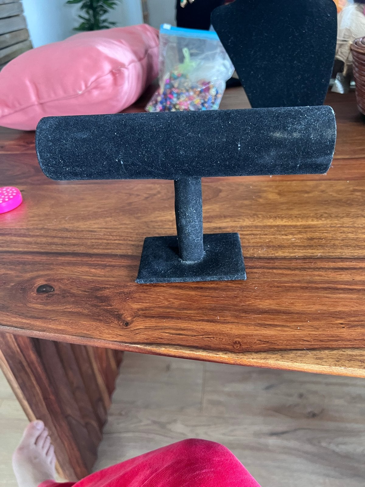 Zwarte Fluweel Armband Display Standaard, Ophalen of Verzenden, Gebruikt