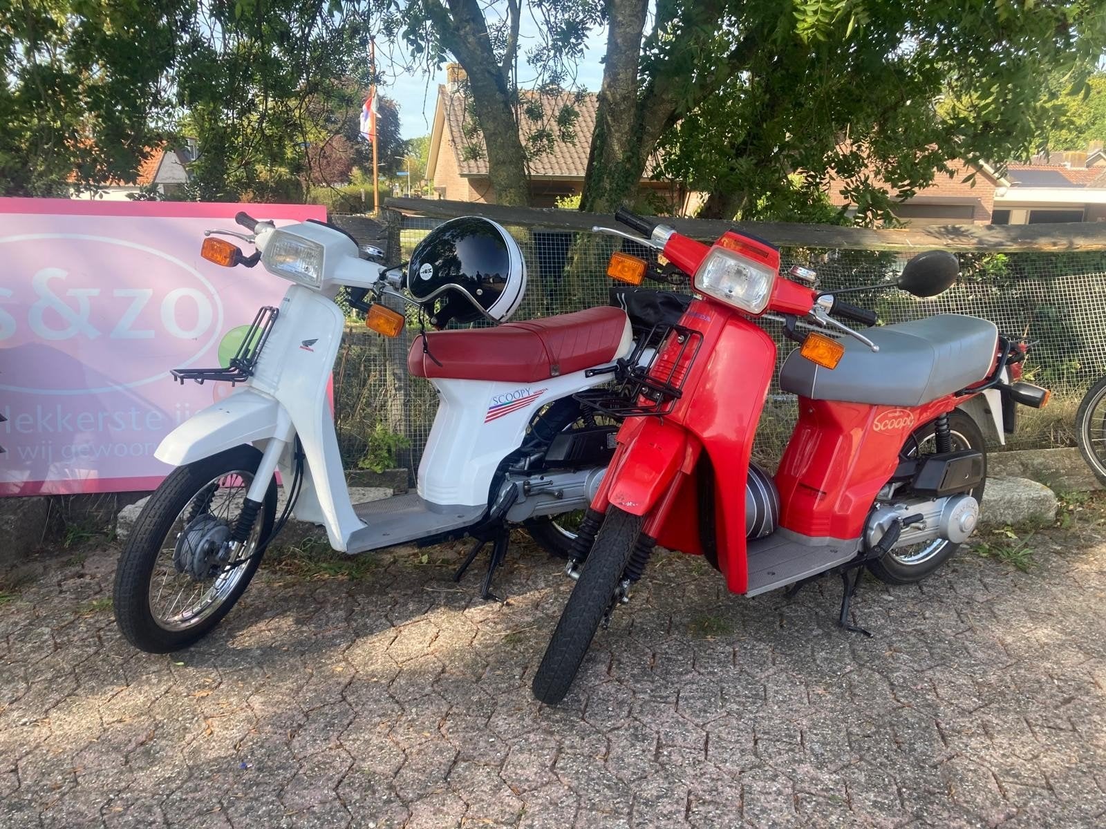Honda Scoopy rood, Maximaal 45 km/u, 0 versnellingen, Ophalen, Overige merken