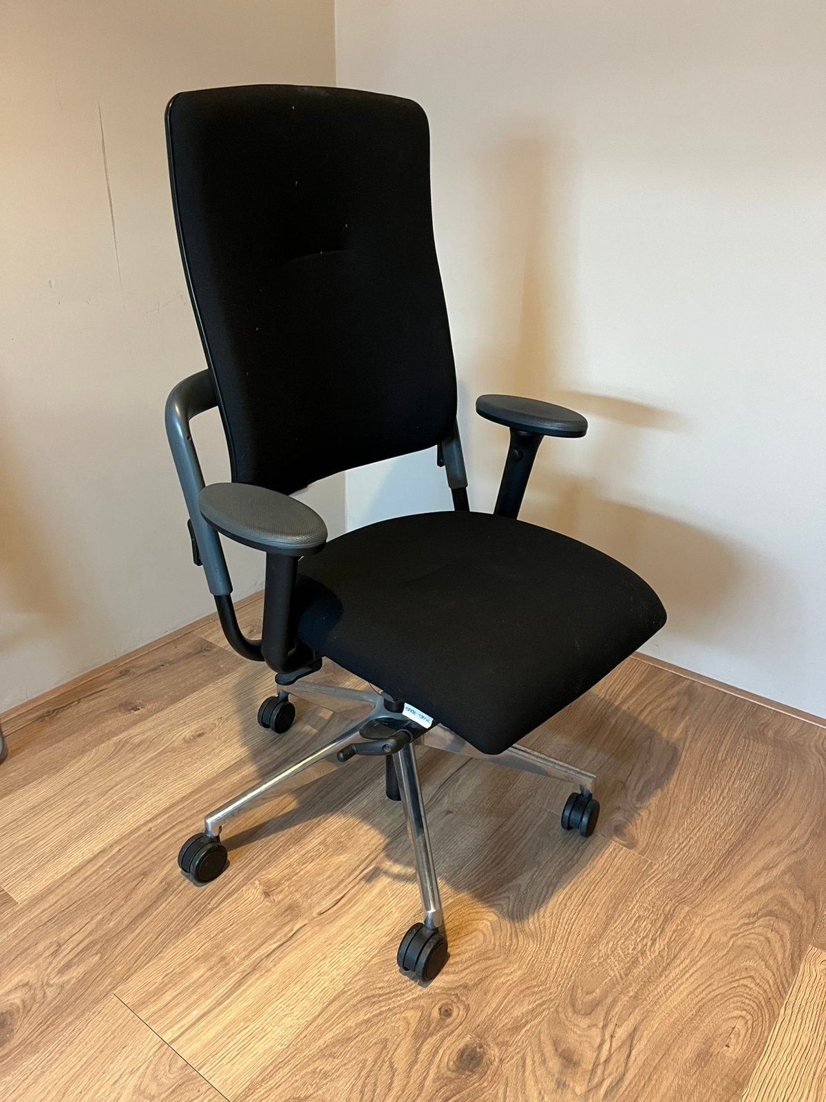 Nowy Styl Xenium Bureaustoel, Huis en Inrichting, Bureaustoelen, Ophalen, Zo goed als nieuw, Zwart
