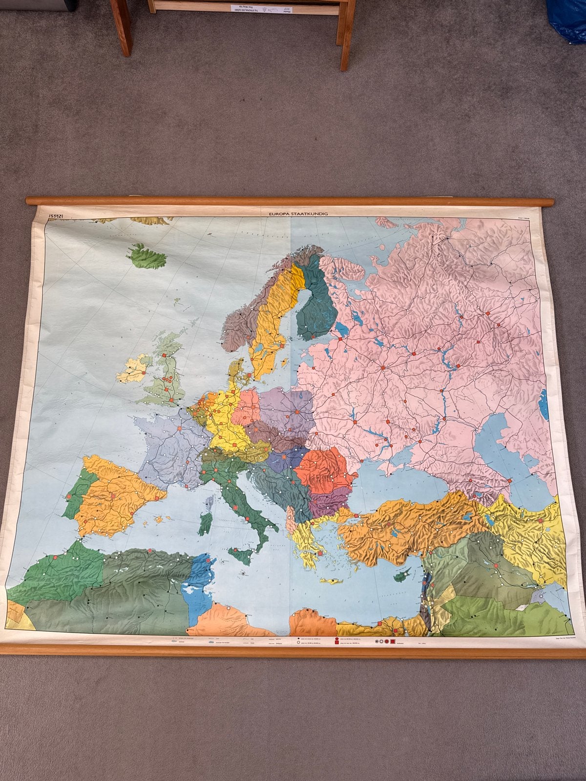 Grote Oude Landkaart Europa Staatkunig - Schaal 1:4.000.000, Boeken, Atlassen en Landkaarten, Europa Overig, Landkaart, 1800 tot 2000