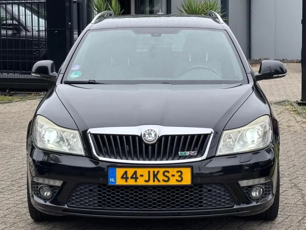 Skoda Octavia Combi 2.0 TFSI RS 200PK Zwart 200 € 7.950,00, Gebruikt, 4 cilinders, 1984 cc, Leder en Stof