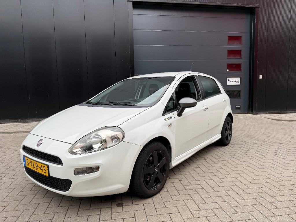 Fiat Punto 0.9 Twinair Turbo Young  74KW 5DR 2014 Wit, Auto's, Fiat, Voorwielaandrijving, Dealer onderhouden, Stof, 100 pk