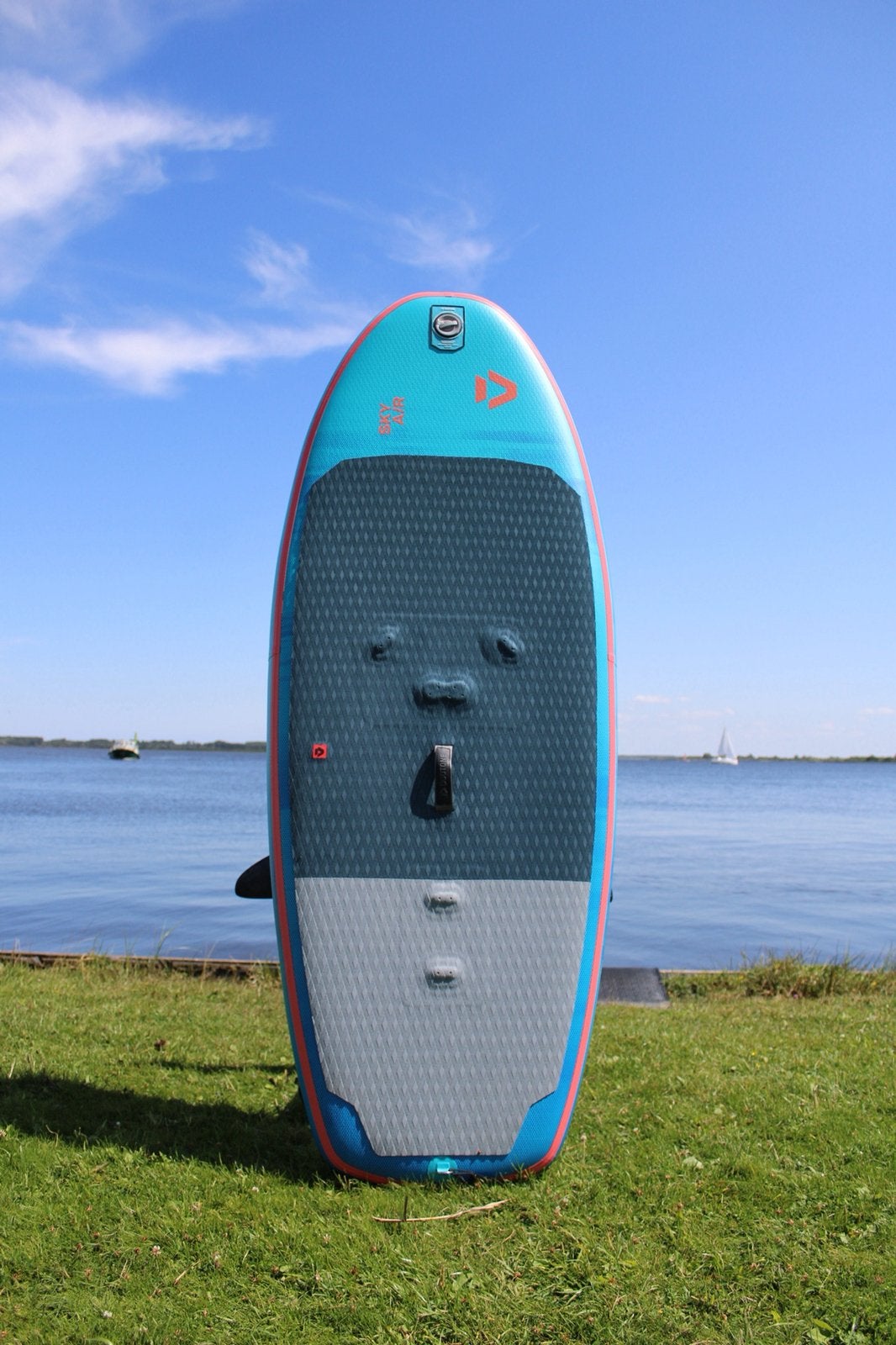 Duotone Sky Air 215L, Watersport en Boten, Wingsurfen, Ophalen, Zo goed als nieuw, Wingsurf-board