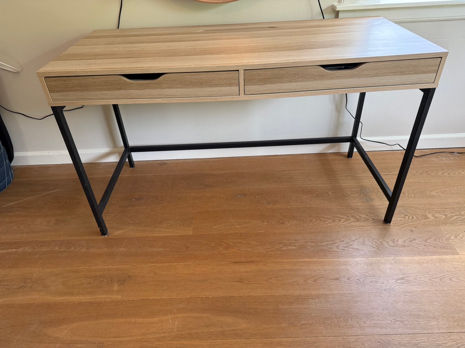 Ikea bureau 2 lades. Nieuwprijs 150 Onderstel zwart gespoten, Ophalen, Scandinavisch, 132 cm, Schoolbureau
