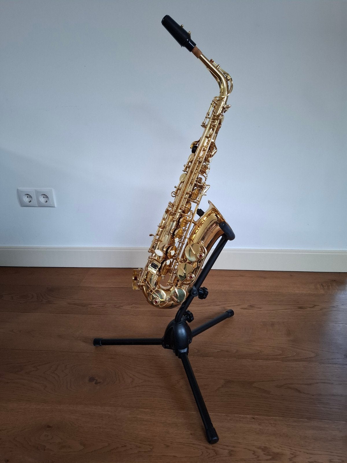 Stagg Saxofoon 77 -SA  met standaard en koffer - Zo goed als, Muziek en Instrumenten, Ophalen of Verzenden, Zo goed als nieuw