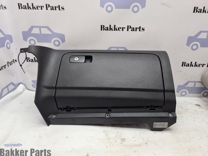 Dashboardkastje van een Volkswagen Golf, Gebruikt, -, Volkswagen, -