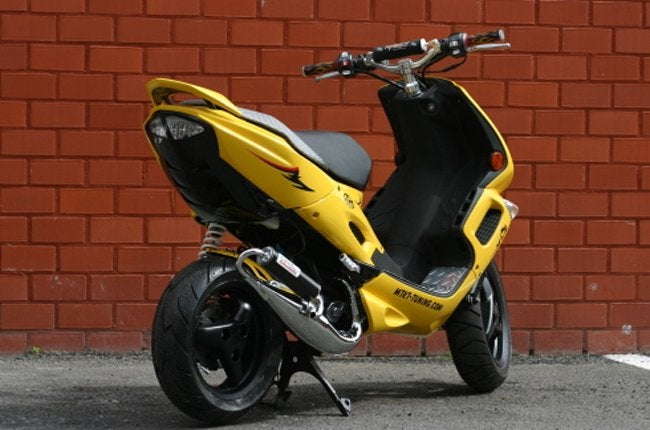 Gezocht underseat peugeot speedfight 2, Ophalen, Gebruikt, Benzine, Speedfight