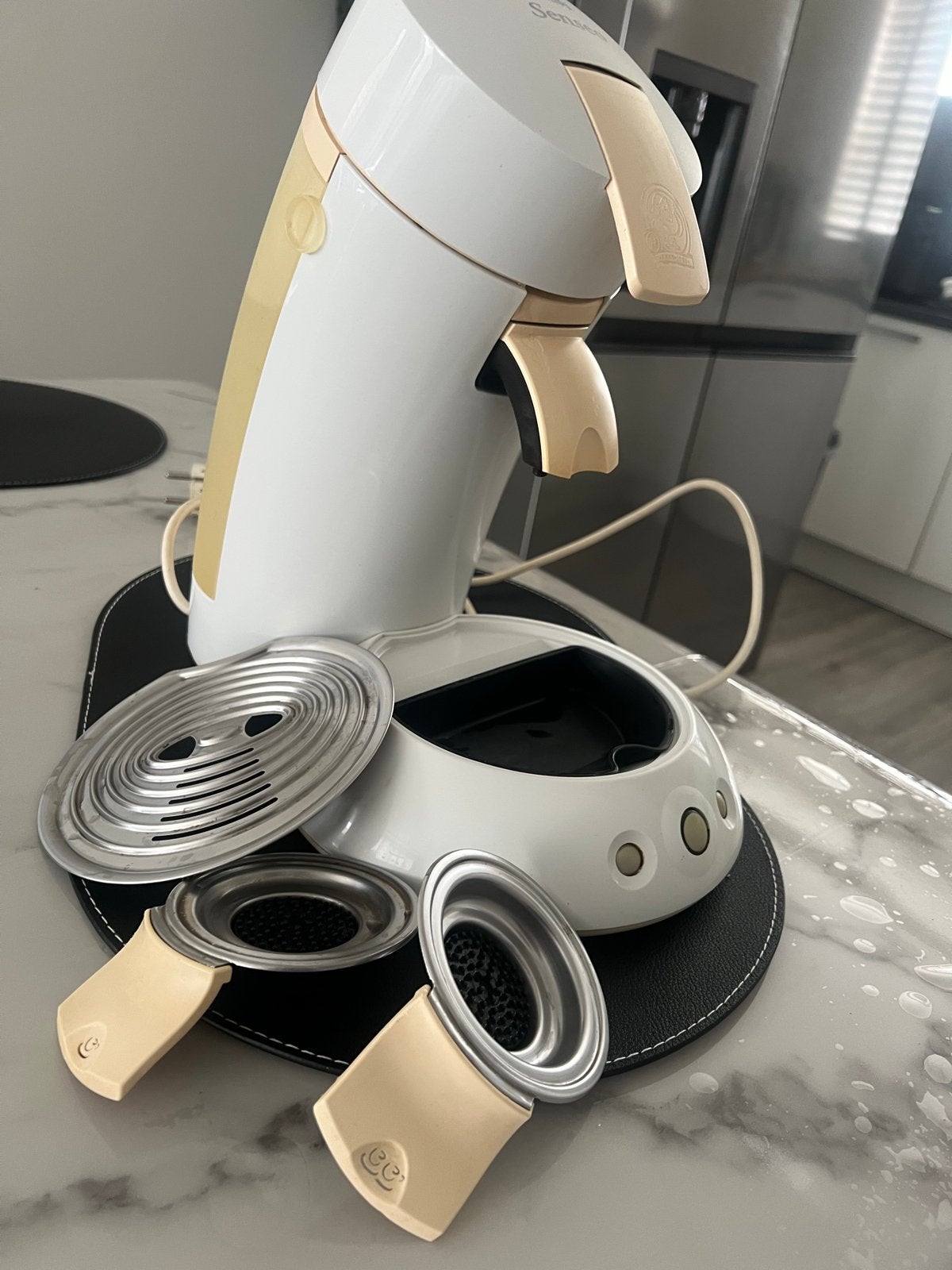 Philips Senseo koffiezetapparaat - Wit/Beige, Ophalen, Koffiepads en cups, Gebruikt, Koffiemachine