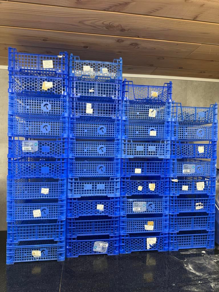 Stapelbare blauwe kratten - Ideaal voor opslag en transport, Ophalen, Gebruikt, 40 tot 60 cm, 50 tot 75 cm