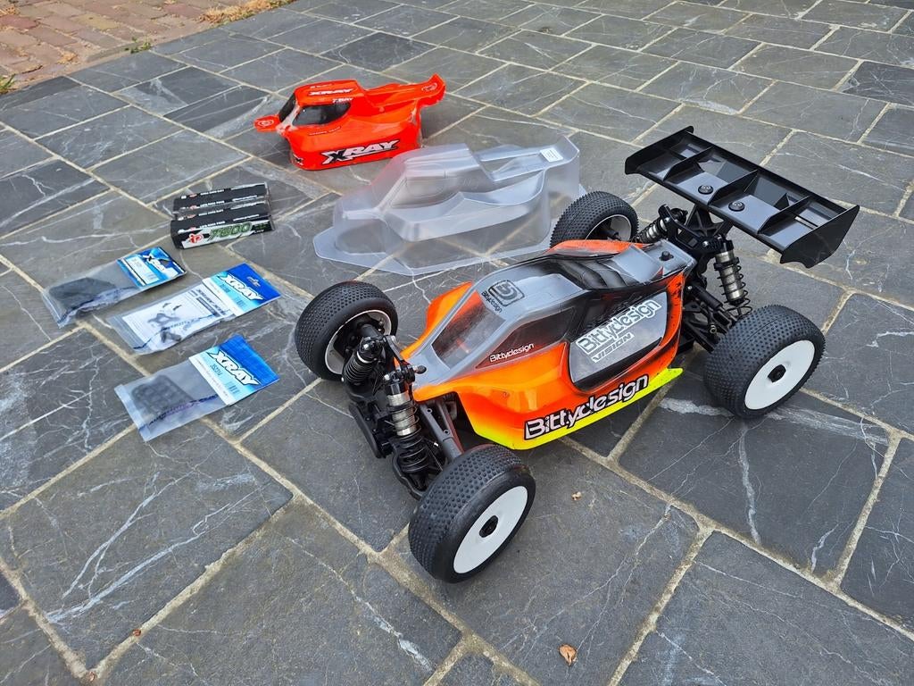 Te koop: Xray XB8E 1/8 buggy zgan 24 model, Hobby en Vrije tijd, Ophalen of Verzenden, Zo goed als nieuw, Auto offroad