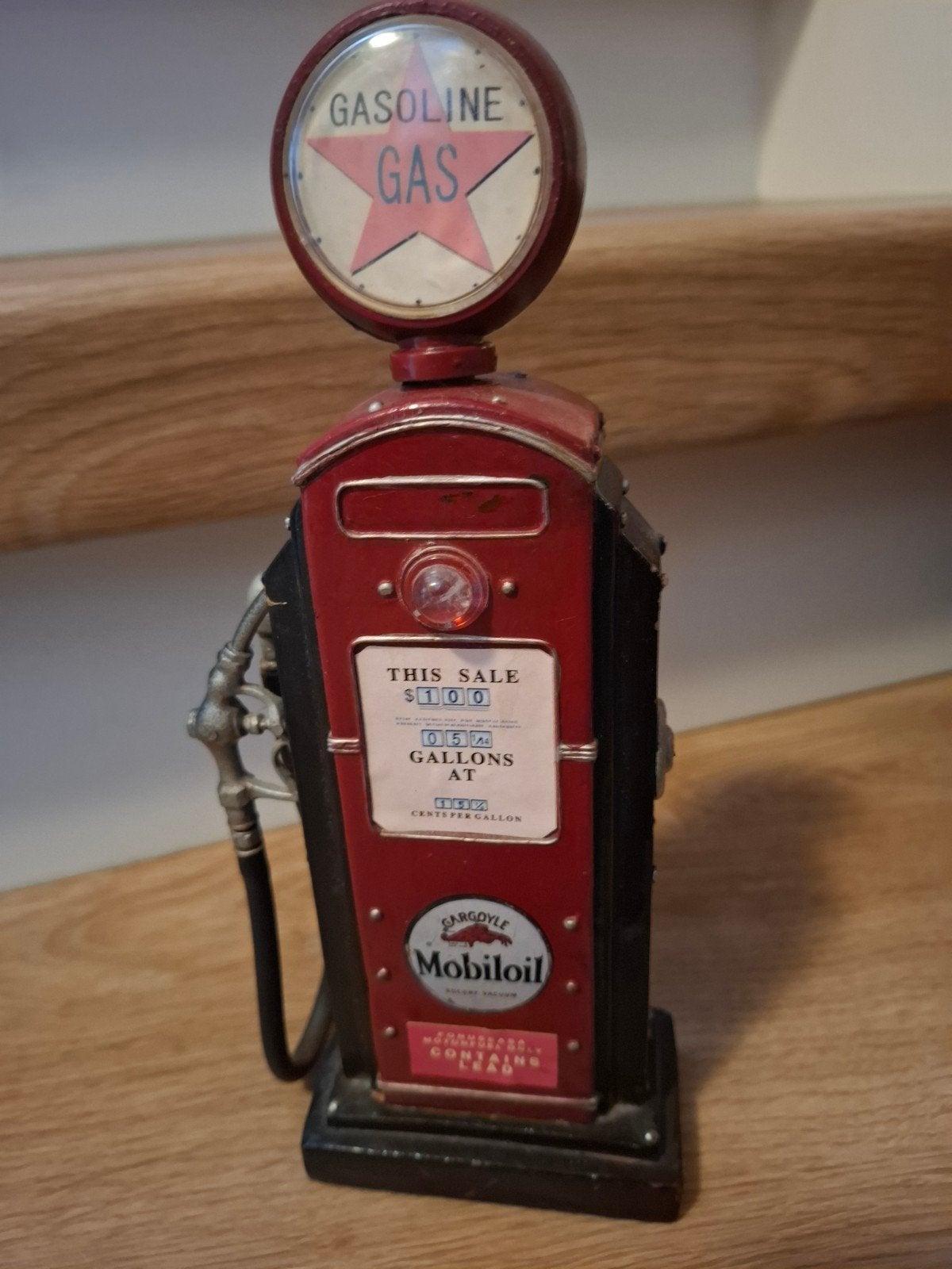 Vintage Benzinepomp spaarpot Decoratie - Rood/Zwart, Antiek en Kunst, Ophalen of Verzenden