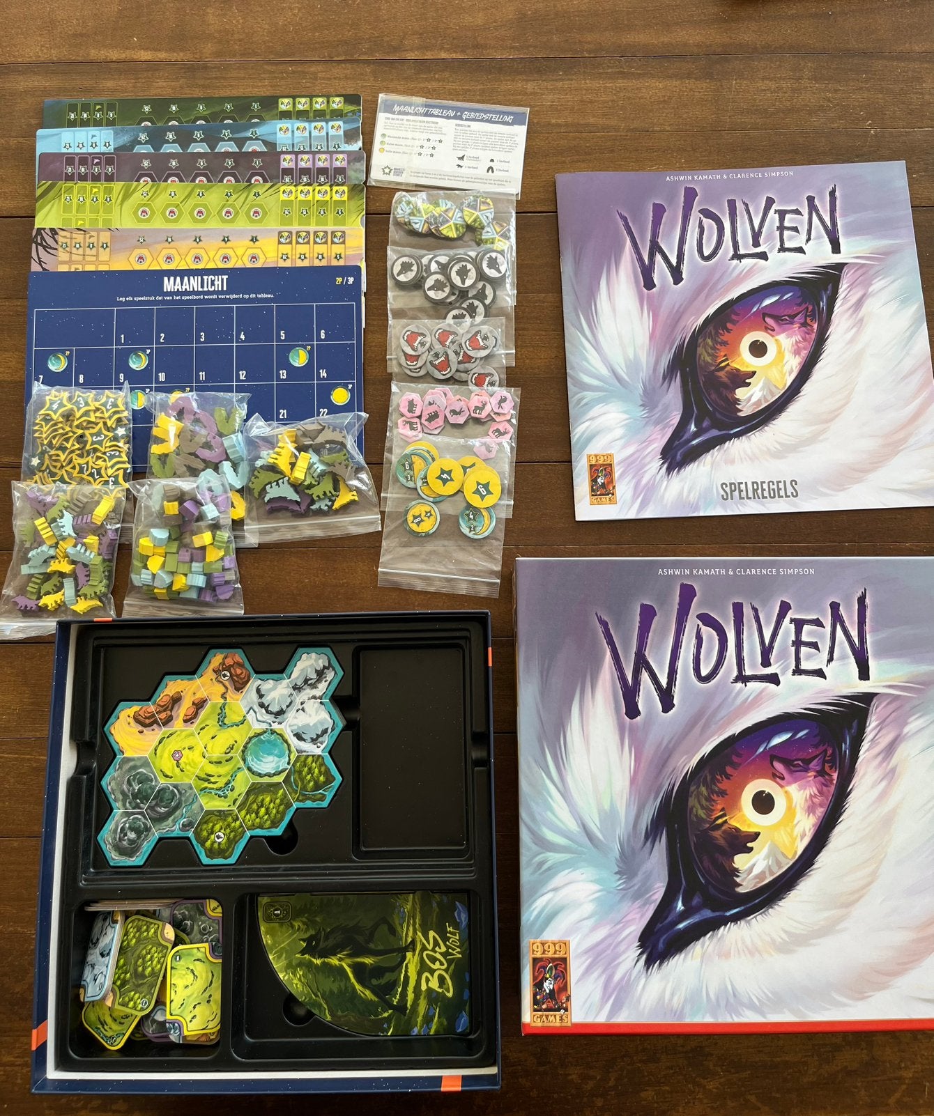 Wolven - z.g.a.n. € 35, Ophalen of Verzenden, Zo goed als nieuw