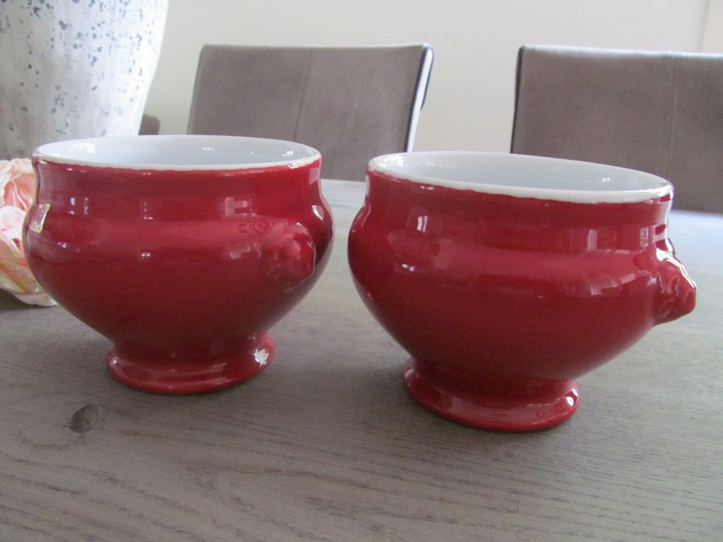 2 Emile Henry Soepkommen Rood Leeuwenkoppen, Overige merken, Ophalen of Verzenden, Zo goed als nieuw, Kom(men)