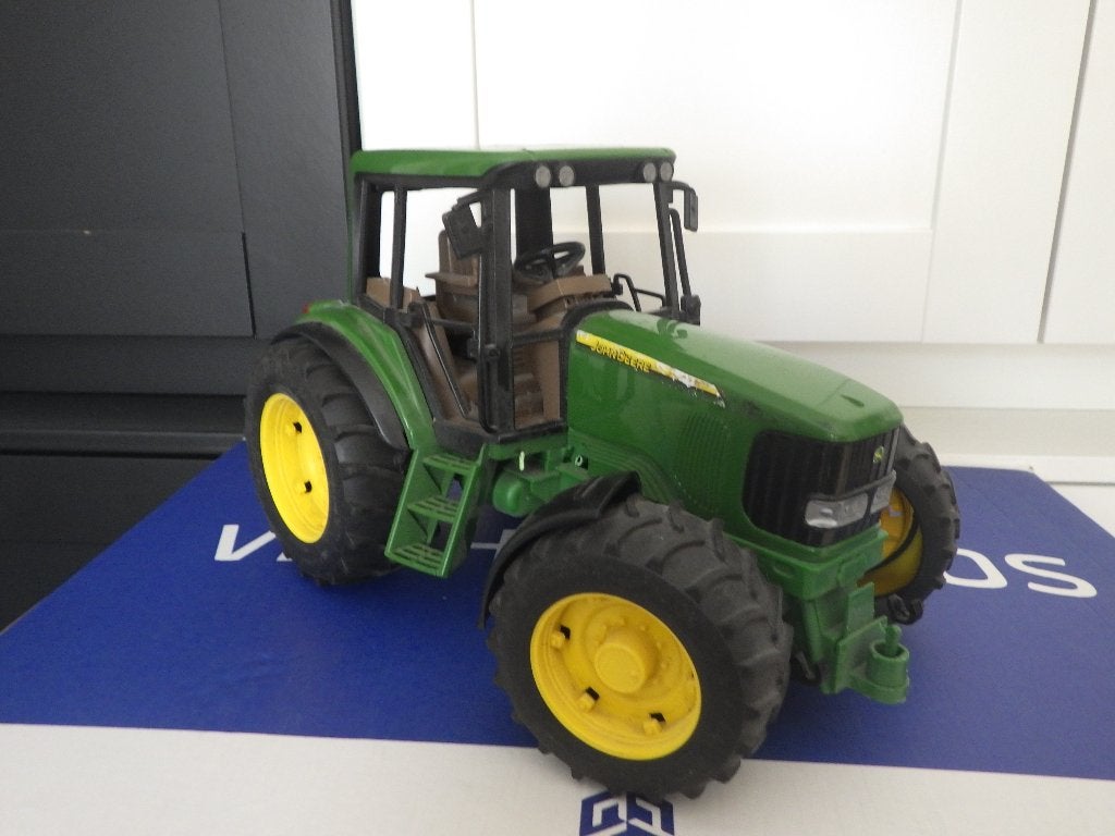 Bruder John Deere 6920 trekker, Ophalen