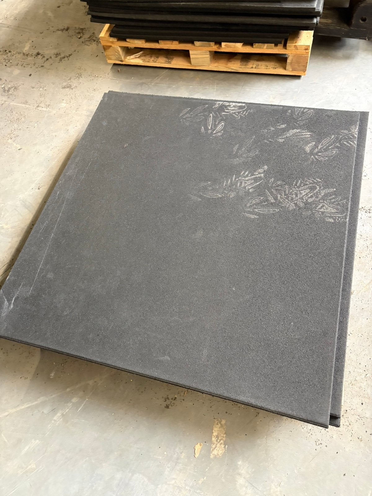 Ongeveer 20 m2 rubberen snij matten delen tegels 2 cm dik, Ophalen, Overige materialen, Gebruikt, 20 tot 50 mm