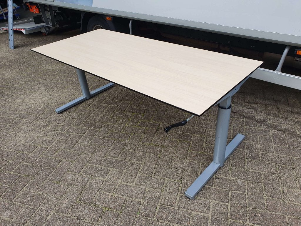 Gispen TM slinger bureau, trespa blad, 7 beschikbaar, Huis en Inrichting, Bureaus, Gispen, Parallelweg West 23 4104 AZ Culemborg