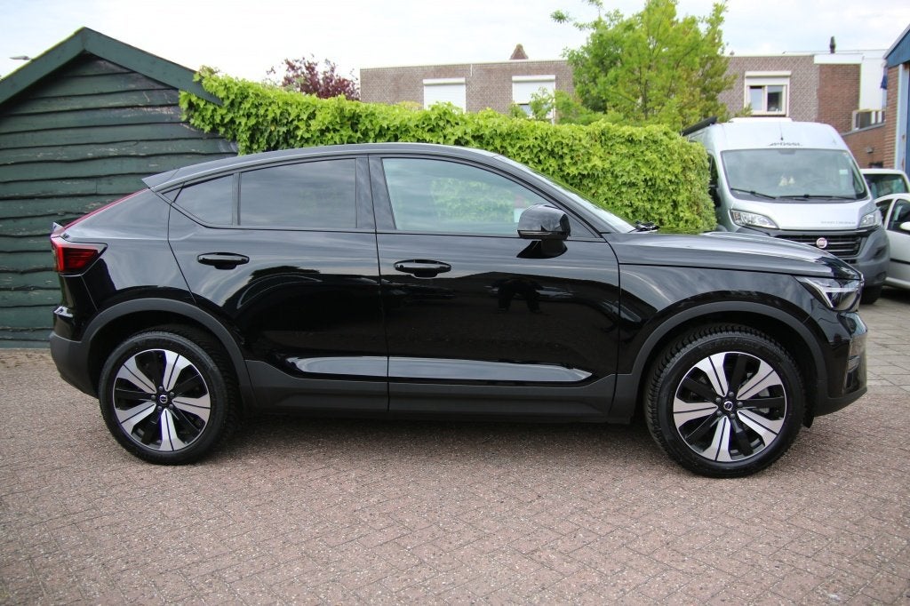 Volvo C40 Recharge Core 69 kWh (bj 2023, automaat), Auto's, Volvo, 12 maanden, 0 cilinders, Zwart, Alcantara