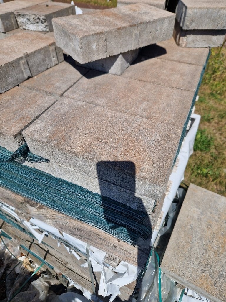 Restpartij opritstenen 15x30x6 betontegel Kilimanjaro, Gecoat, Ophalen of Verzenden, Zo goed als nieuw, 10 m² of meer