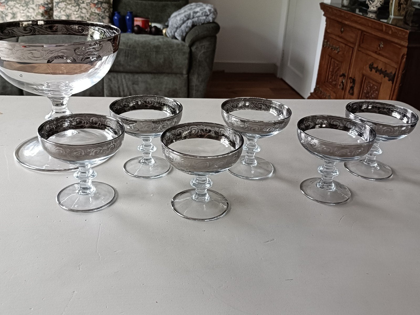 6 kristallen glazen en schaal met een zilveren rand
Glas wa, Antiek en Kunst, Ophalen of Verzenden