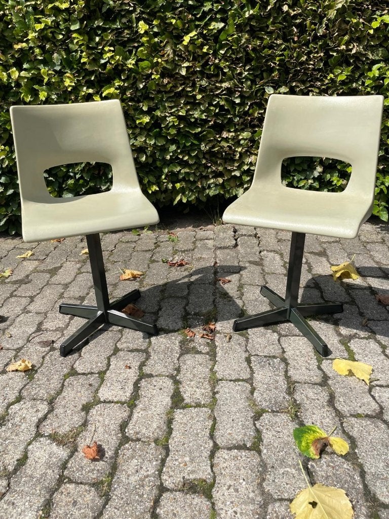Retro schoolstoeltjes, Ophalen, Kunststof, Gebruikt, Twee