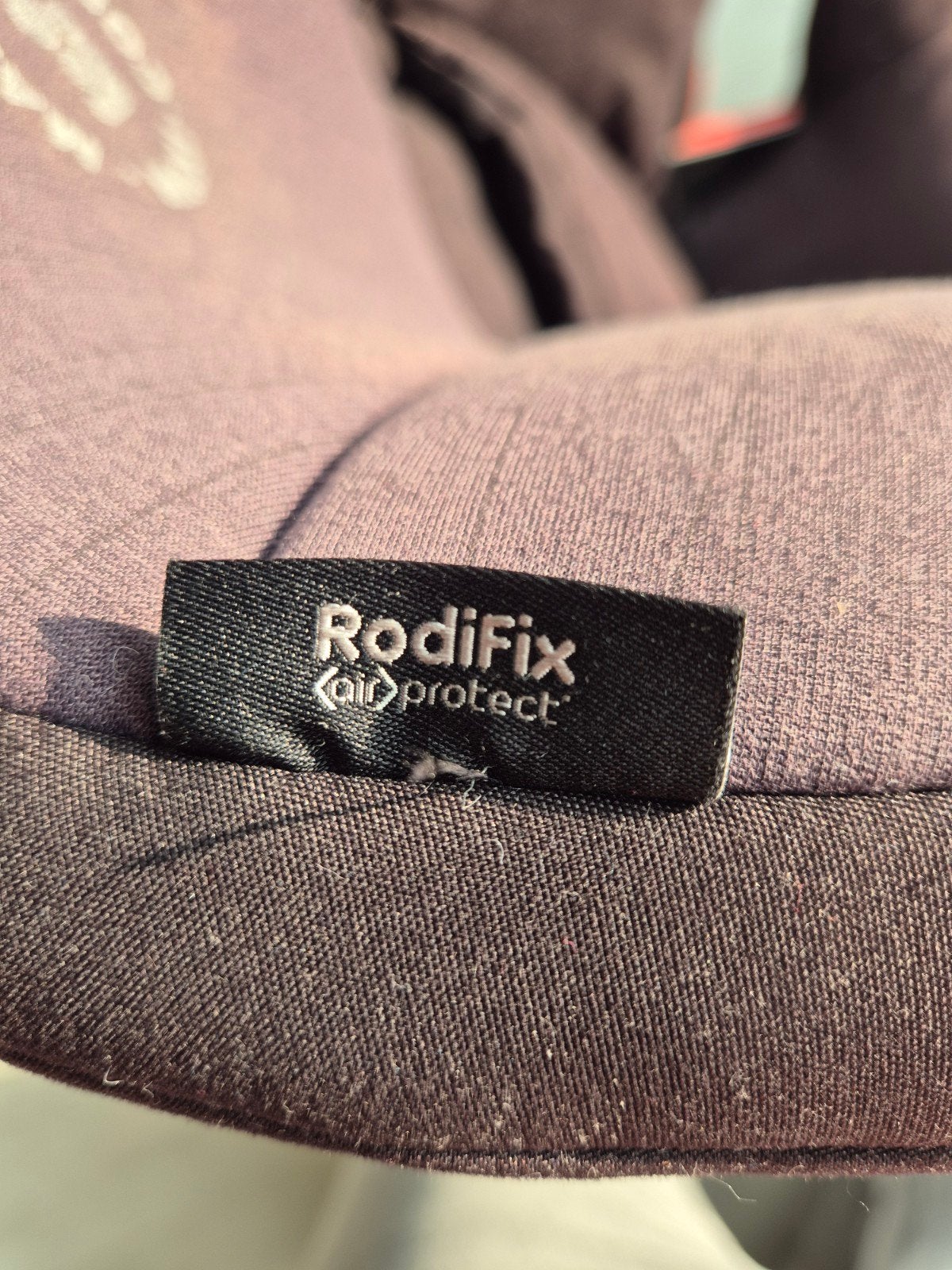Foto 6 van Maxi-Cosi RodiFix AirProtect autostoel - Zwart/Grijs