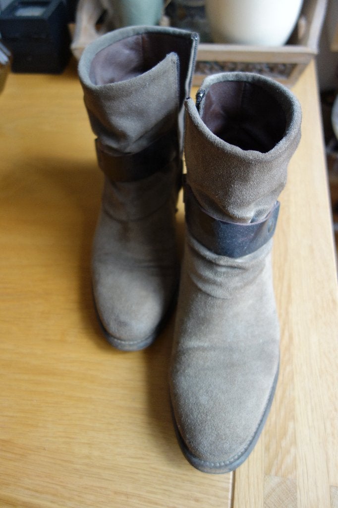 stoere korte suede laarsjes van Linea Zeta (Ziengs) maat 38, Kleding | Dames, Schoenen, Zwart, Lage of Enkellaarzen, Ophalen of Verzenden