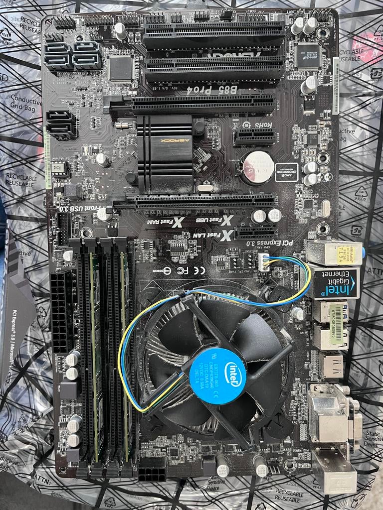 ASRock B85 Pro4 Moederbord met Intel CPU en 8gb RAM, Ophalen of Verzenden, Gebruikt, Intel, DDR3