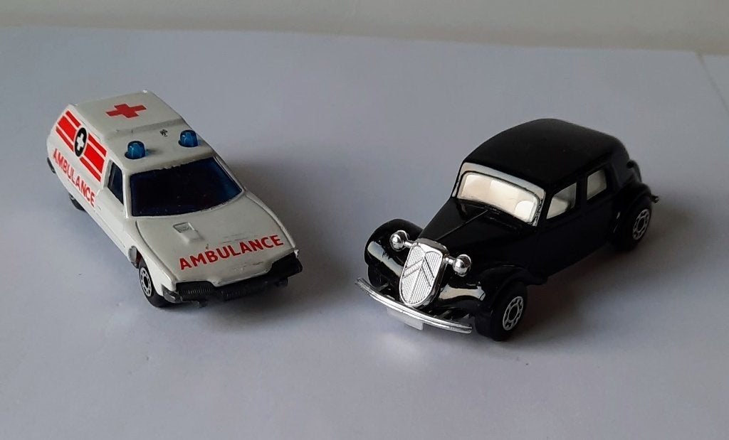 Set Citroën C2 Ambu / Citroën 15 CV / MATCHBOX, Ophalen of Verzenden, Zo goed als nieuw, Auto