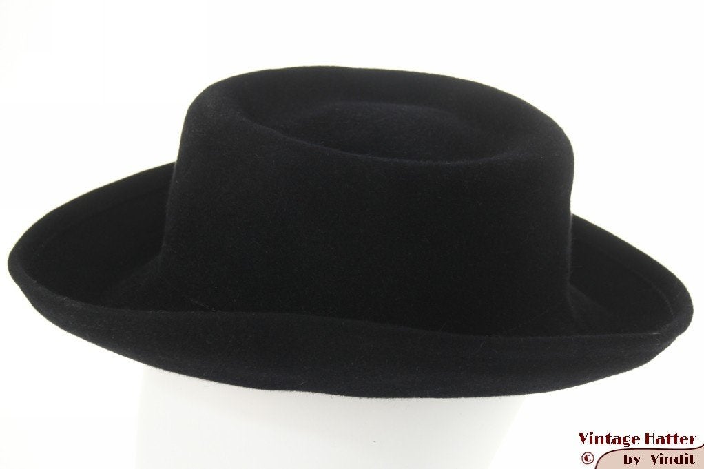 Vintage Dameshoed Seeberger zwart velour 56 gratis verzenden, 56 of 57 cm (M, 7 of 7⅛ inch), Hoed, Ophalen of Verzenden, Zo goed als nieuw