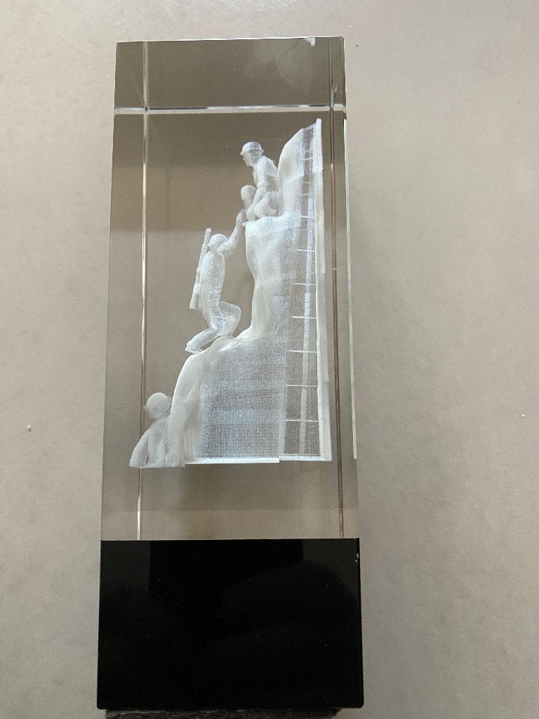 Kristallen sculptuur Koreaanse Marine 2019, Ophalen of Verzenden, Marine, Azië, Miniatuur of Beeldje