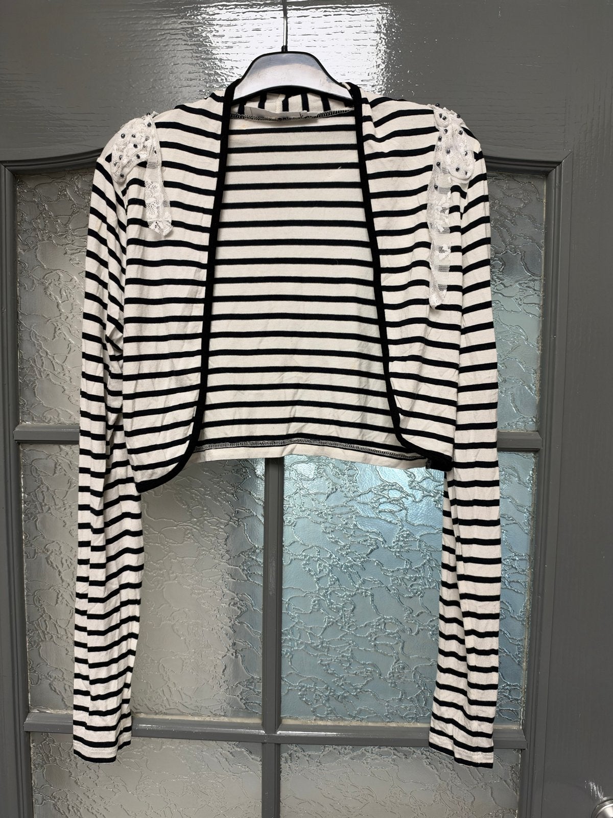Zwart-wit gestreept bolero vestje met kanten details, Ophalen of Verzenden, Gedragen, Maat 38/40 (M), Zwart