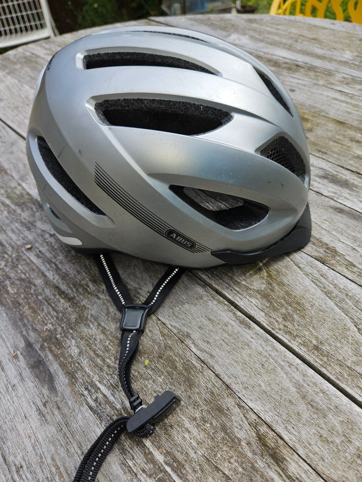 Abus Pedelec+ helm, Fietsen en Brommers, Fietsaccessoires | Fietshelmen, Gebruikt, Overige maten, Ophalen of Verzenden, Abus
