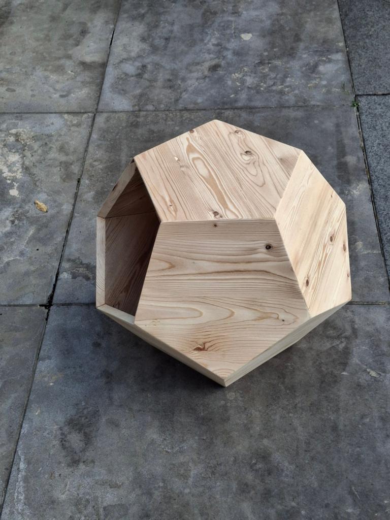 Poezenbak van massief hout, Ophalen