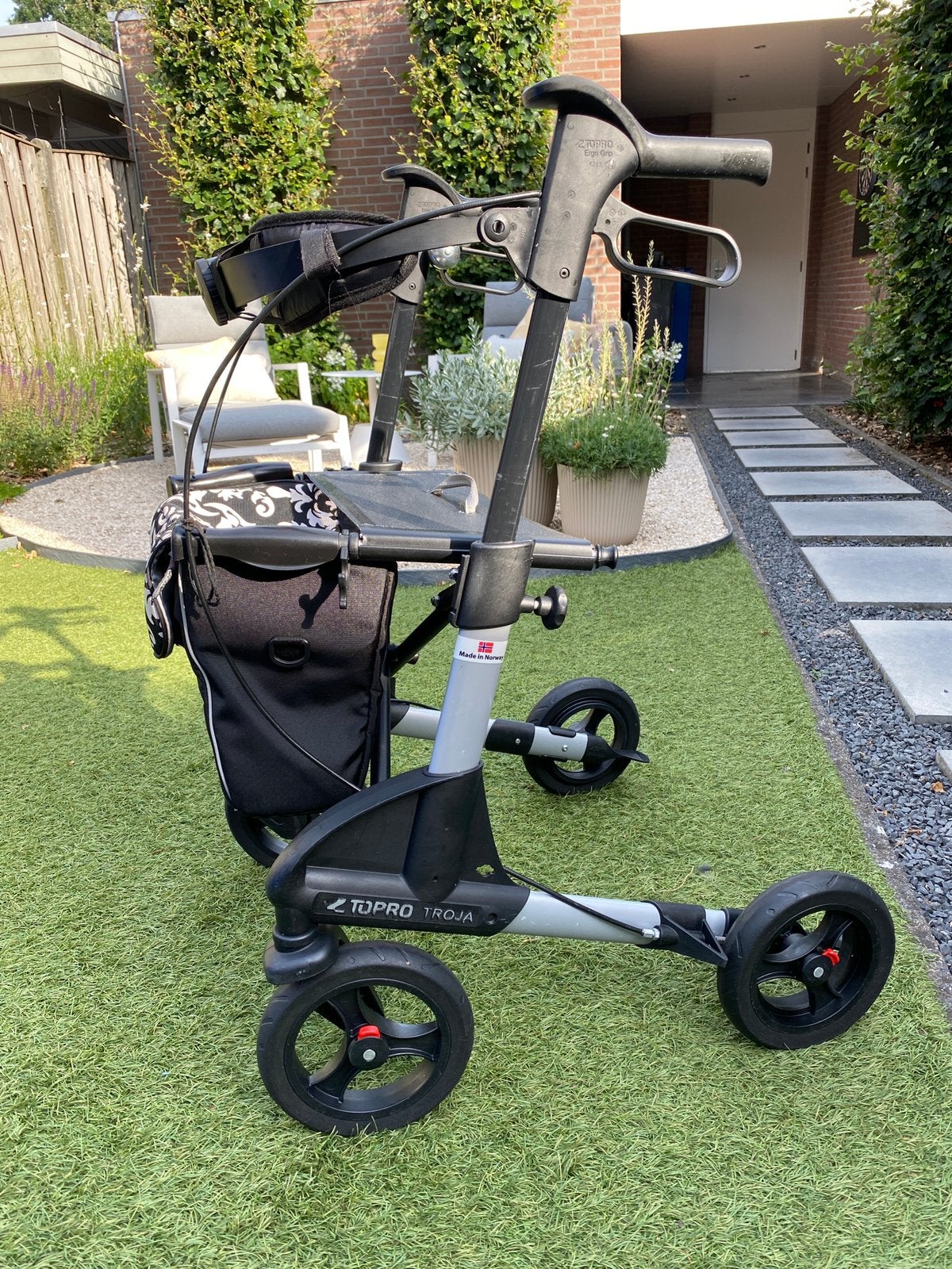 Topro Troja 2G - maat S - rollator met tas en rugband, Ophalen, Opvouwbaar, Zo goed als nieuw
