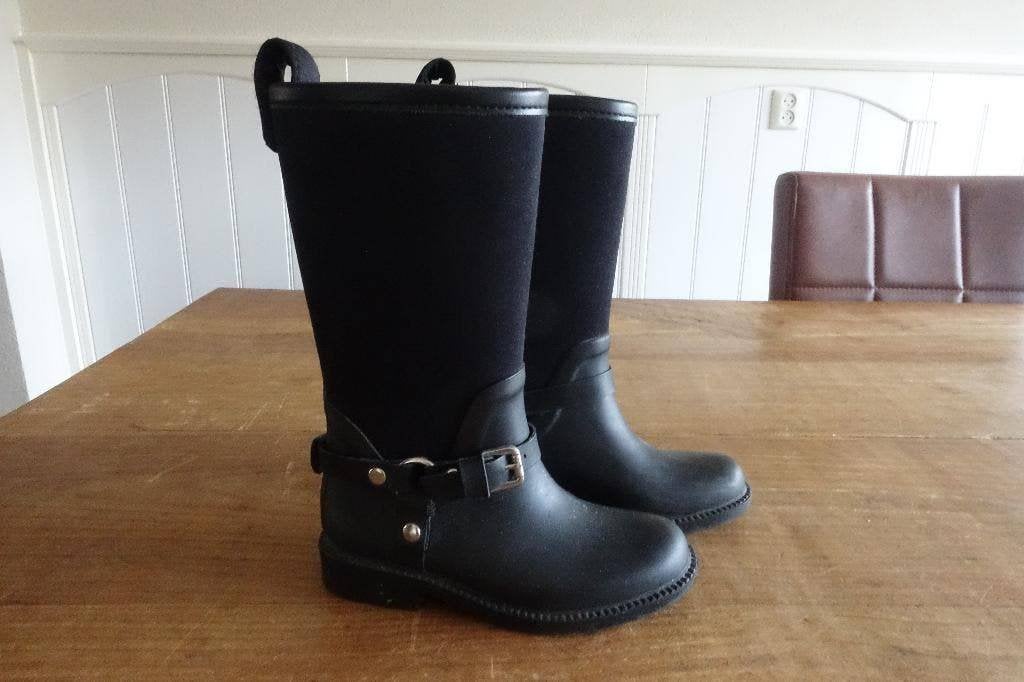 Leuke Zara zwarte regenlaars maat 26/27, Jongen of Meisje, Nieuw, Ophalen of Verzenden, Laarzen